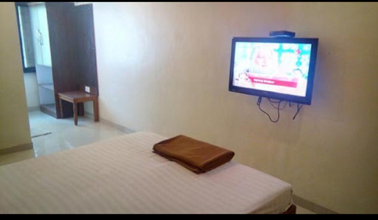 Hotel Rajdeep プネ エクステリア 写真