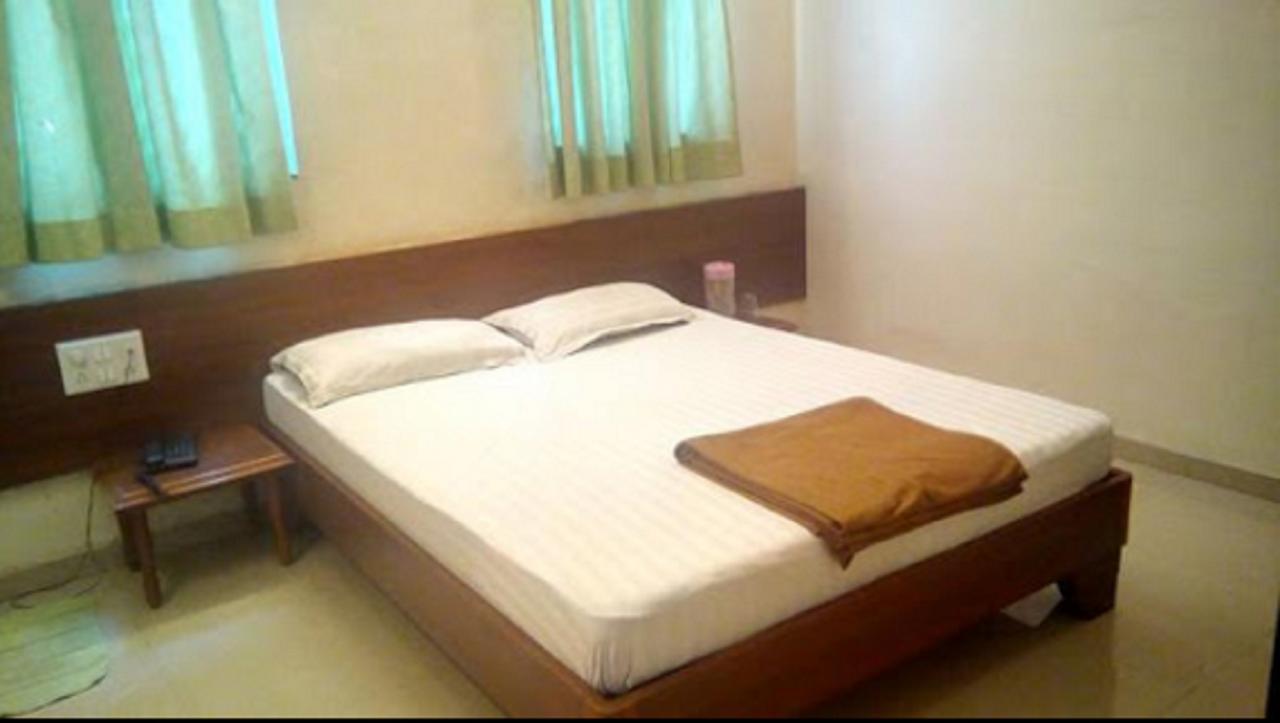Hotel Rajdeep プネ エクステリア 写真