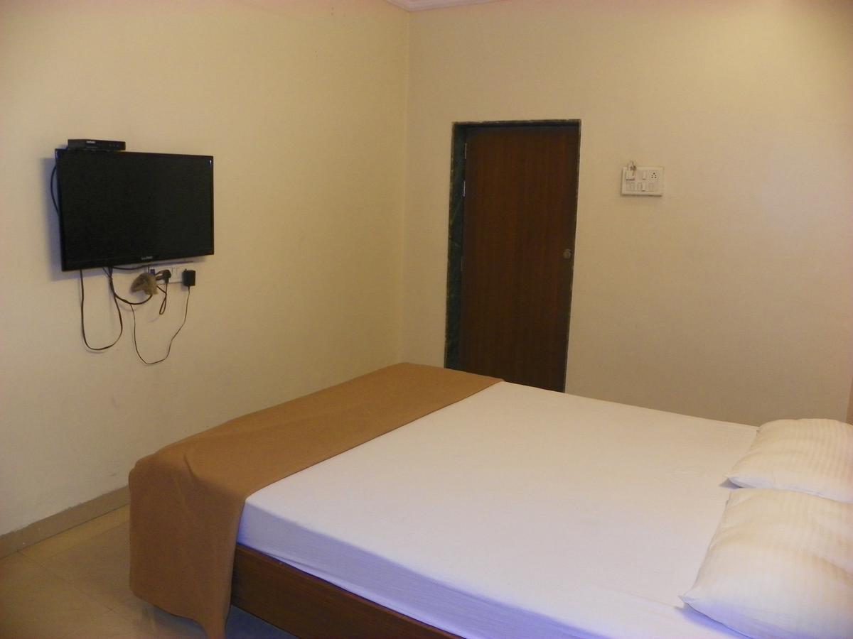 Hotel Rajdeep プネ エクステリア 写真